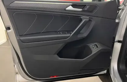 Photo 13 Volkswagen Tiguan  1.4 eHybrid 245ch DSG6