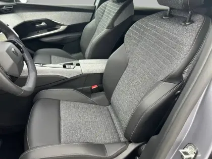 Photo 10 Peugeot 3008  Hybrid 136 e-DCS6