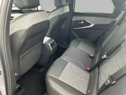 Photo 11 Peugeot 3008  Hybrid 136 e-DCS6