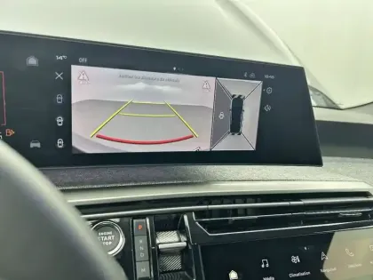 Photo 23 Peugeot 3008  Hybrid 136 e-DCS6