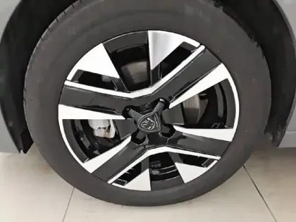 Photo 12 Peugeot 208  Hybrid 110 e-DCS6