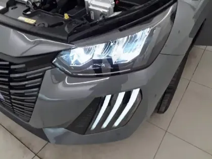 Photo 15 Peugeot 208  Hybrid 110 e-DCS6