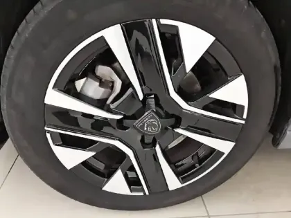 Photo 12 Peugeot 208  Hybrid 110 e-DCS6