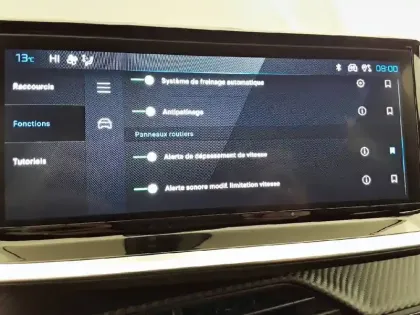 Photo 23 Peugeot 208  Hybrid 110 e-DCS6