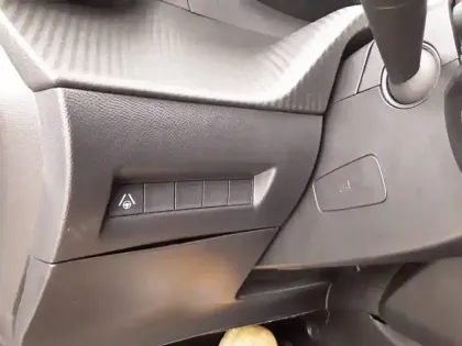 Photo 25 Peugeot 208  Hybrid 110 e-DCS6