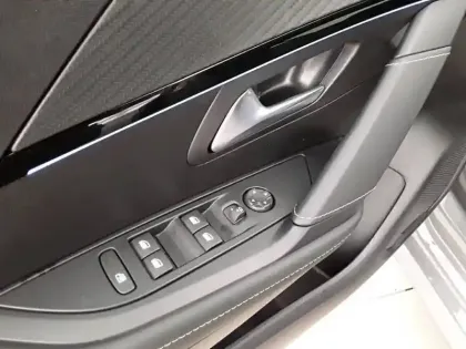 Photo 26 Peugeot 208  Hybrid 110 e-DCS6