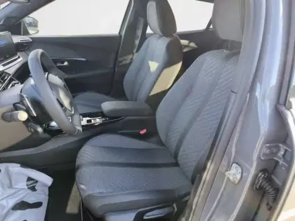 Photo 31 Peugeot 2008  Hybrid 145 e-DCS6