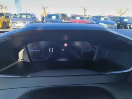 Photo 30 Peugeot 2008  Hybrid 145 e-DCS6