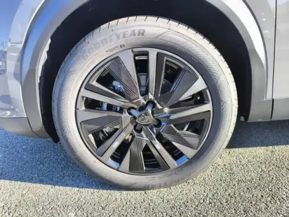 Photo 54 Peugeot 2008  Hybrid 145 e-DCS6