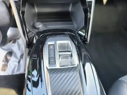 Photo 34 Peugeot 2008  Hybrid 145 e-DCS6