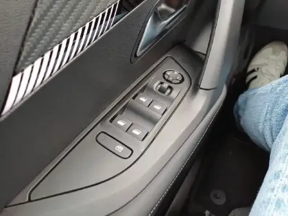 Photo 38 Peugeot 2008  Hybrid 110 e-DCS6