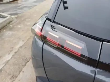 Photo 16 Peugeot 2008  Hybrid 110 e-DCS6