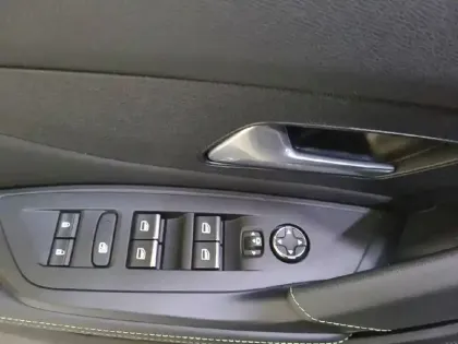 Photo 30 Peugeot 308  PHEV 225 e-EAT8