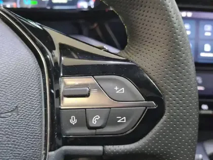 Photo 28 Peugeot 308  PHEV 225 e-EAT8