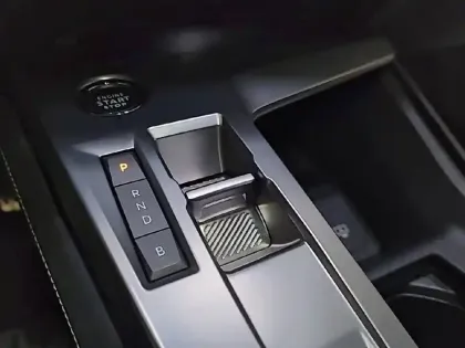 Photo 13 Peugeot 308  PHEV 225 e-EAT8