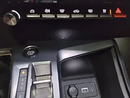 Photo 25 Peugeot 308  PHEV 225 e-EAT8