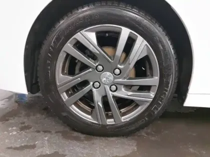 Photo 32 Peugeot 208 Gén. II Ph1 NG Style 5