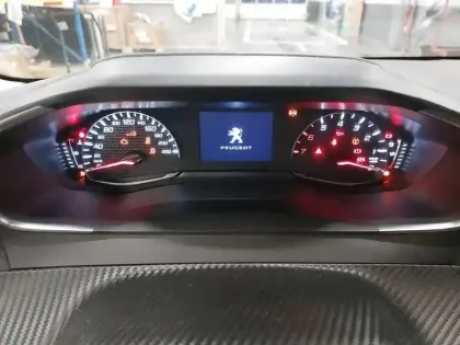 Photo 9 Peugeot 208  PureTech 75 S&S BVM5