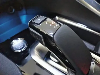 Photo 13 Peugeot 3008  Hybrid 225 e-EAT8