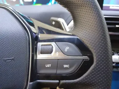 Photo 104 Peugeot 3008  Hybrid 225 e-EAT8