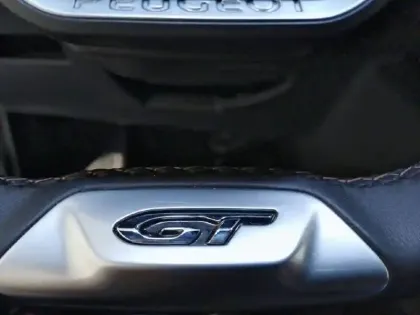 Photo 105 Peugeot 3008  Hybrid 225 e-EAT8