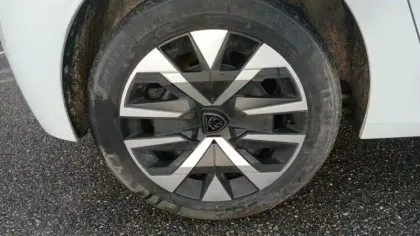 Photo 14 Peugeot 208  PureTech 75 S&S BVM5