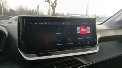 Photo 16 Peugeot 208  PureTech 75 S&S BVM5