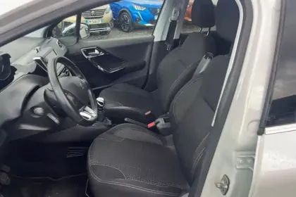 Photo 9 Peugeot 208  PureTech 110ch S&S BVM6