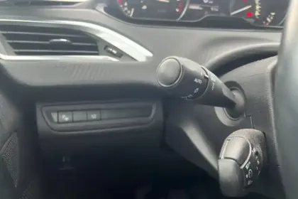 Photo 17 Peugeot 208  PureTech 110ch S&S BVM6