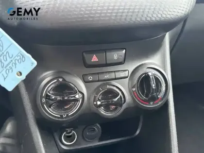 Photo 14 Peugeot 208  PureTech 82ch S&S BVM5 6.2 Evap