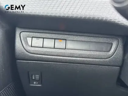 Photo 19 Peugeot 208  PureTech 82ch S&S BVM5 6.2 Evap