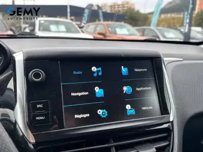 Photo 17 Peugeot 208  PureTech 82ch S&S BVM5 6.2 Evap