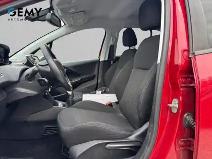 Photo 8 Peugeot 208  PureTech 82ch S&S BVM5 6.2 Evap