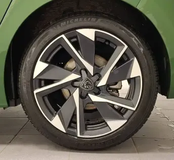 Photo 9 Peugeot 308  PureTech 130ch S&S BVM6