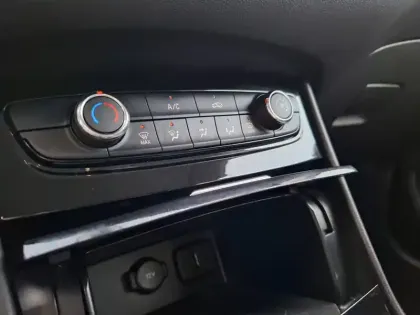 Photo 31 Opel Grandland X  1.2 Turbo 130 ch