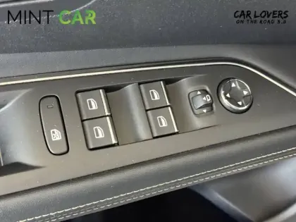 Photo 16 Peugeot 3008  Hybrid4 300 e-EAT8