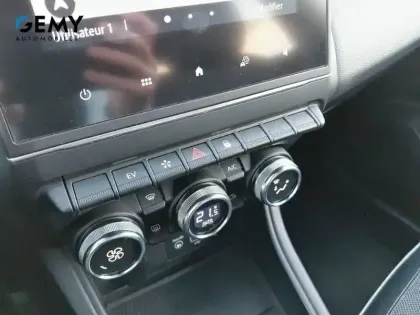 Photo 22 Renault Captur  E-Tech 145 - 21