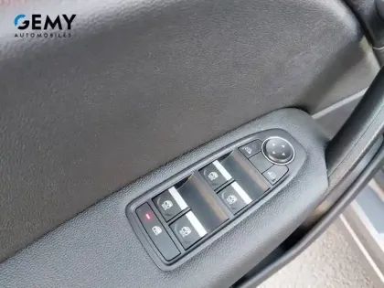 Photo 11 Renault Captur  E-Tech 145 - 21