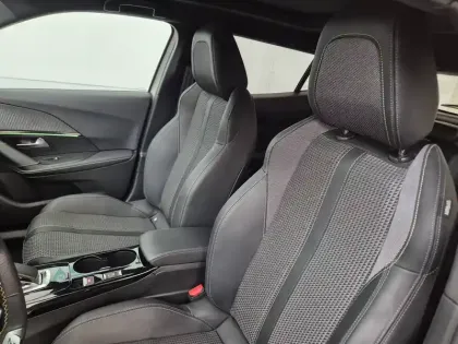 Photo 23 Peugeot 2008  Electrique 136 ch