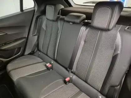 Photo 24 Peugeot 2008  Electrique 136 ch