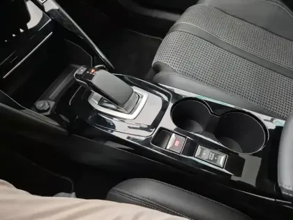 Photo 27 Peugeot 2008  Electrique 136 ch