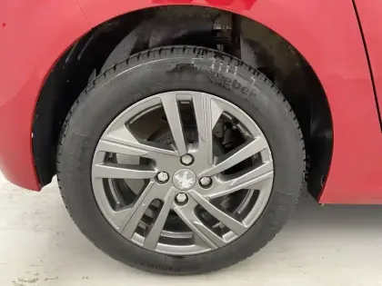 Photo 18 Peugeot 208  PureTech 100 S&S BVM6