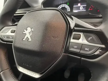 Photo 28 Peugeot 208  PureTech 100 S&S BVM6