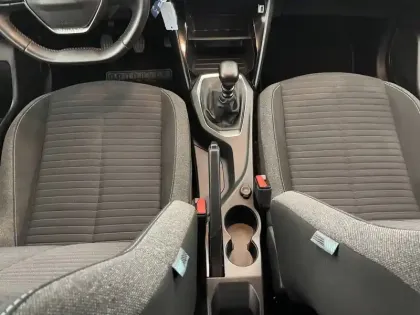 Photo 24 Peugeot 208  PureTech 100 S&S BVM6