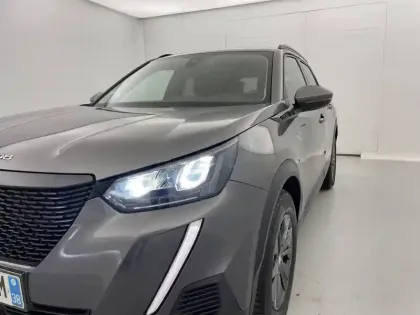 Photo 45 Peugeot 2008  PureTech 100 S&S BVM6