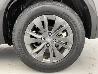 Photo 37 Peugeot 2008  PureTech 100 S&S BVM6