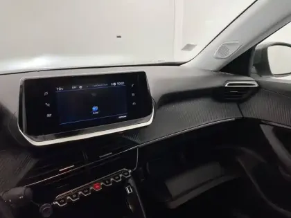 Photo 50 Peugeot 2008  PureTech 100 S&S BVM6