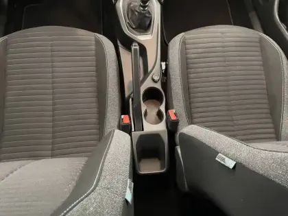 Photo 46 Peugeot 2008  PureTech 100 S&S BVM6