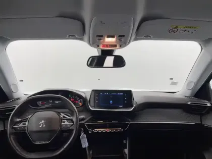 Photo 51 Peugeot 2008  PureTech 100 S&S BVM6