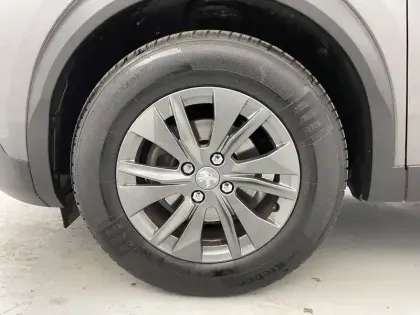 Photo 38 Peugeot 2008  PureTech 100 S&S BVM6